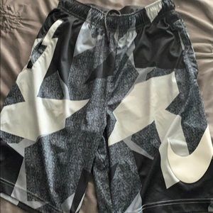 BOYS NIKE DRAWSTRING BASKETBALL SHORTS🏀